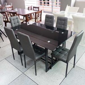 โต๊ะอาหารกระจก